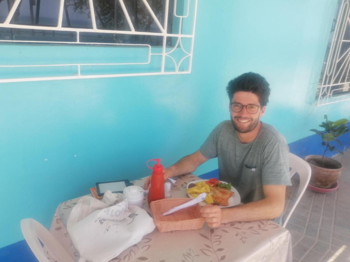 Hospedaje Restaurante El Hombre プエルト・チカマ エクステリア 写真
