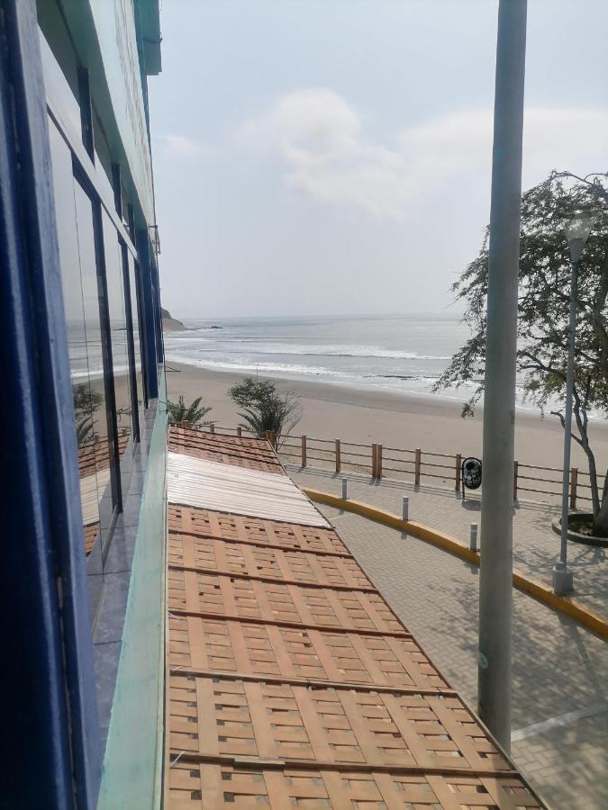 Hospedaje Restaurante El Hombre プエルト・チカマ エクステリア 写真