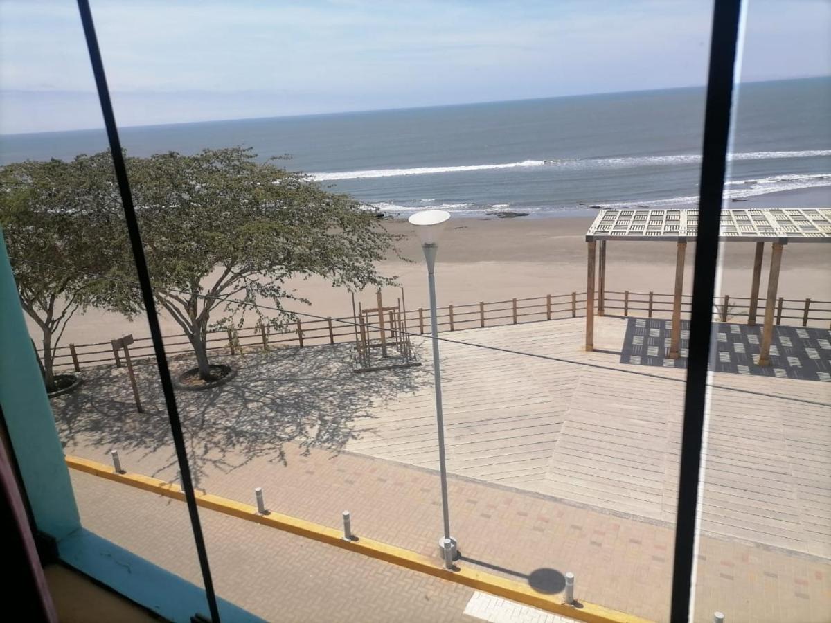 Hospedaje Restaurante El Hombre プエルト・チカマ エクステリア 写真